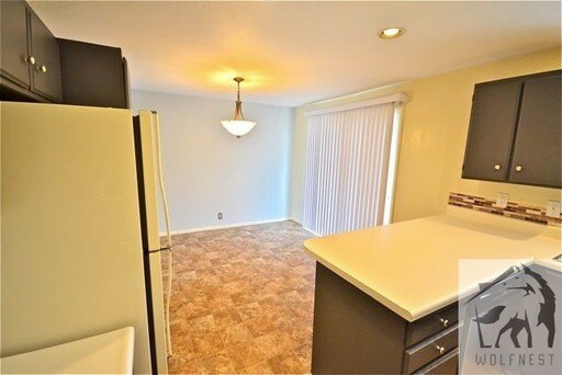 Building Photo - Impressive 4 Bedroom Sandy Home