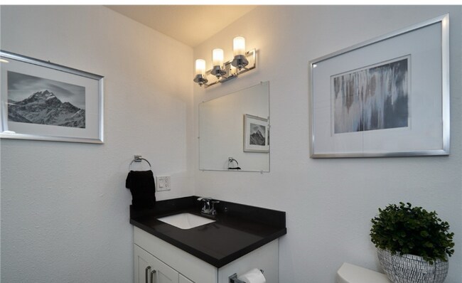 Foto del edificio - 4213 S 185th St