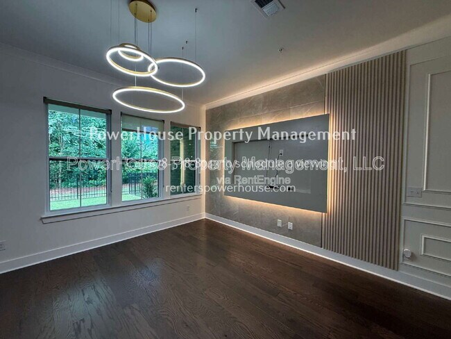 Foto del edificio - 1190 Harper Dr