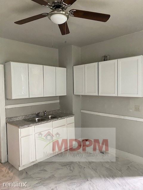 Building Photo - 3 br, 1 bath House - 18061 Buffalo St