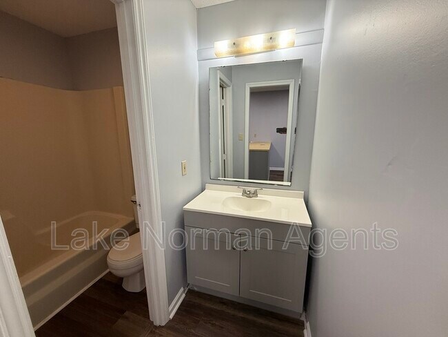 Foto del edificio - 435 3rd Ave Dr SE