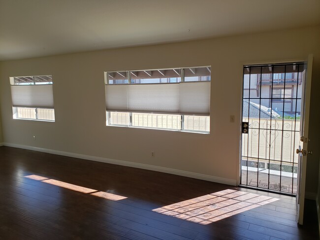 living room - 15810 Normandie Ave
