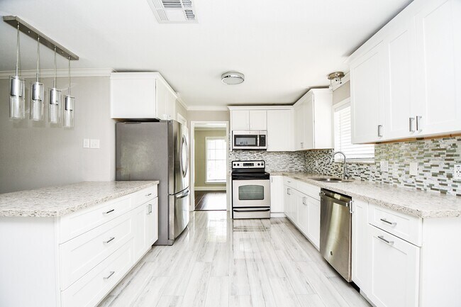 Foto del edificio - 4310 Woodvalley Dr