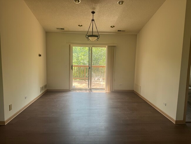 Dining Room w/ Patio to 400 sq ft deck - Stone Edge
