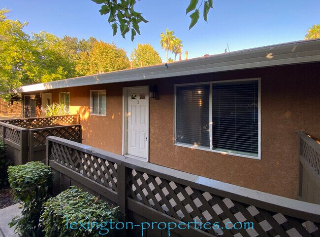 Foto del edificio - Cute, 2 BD/1 BA, Condo Available in The Vi...