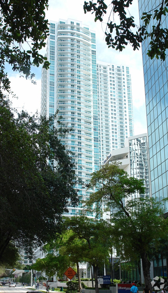 Building Photo - The Plaza on Brickell