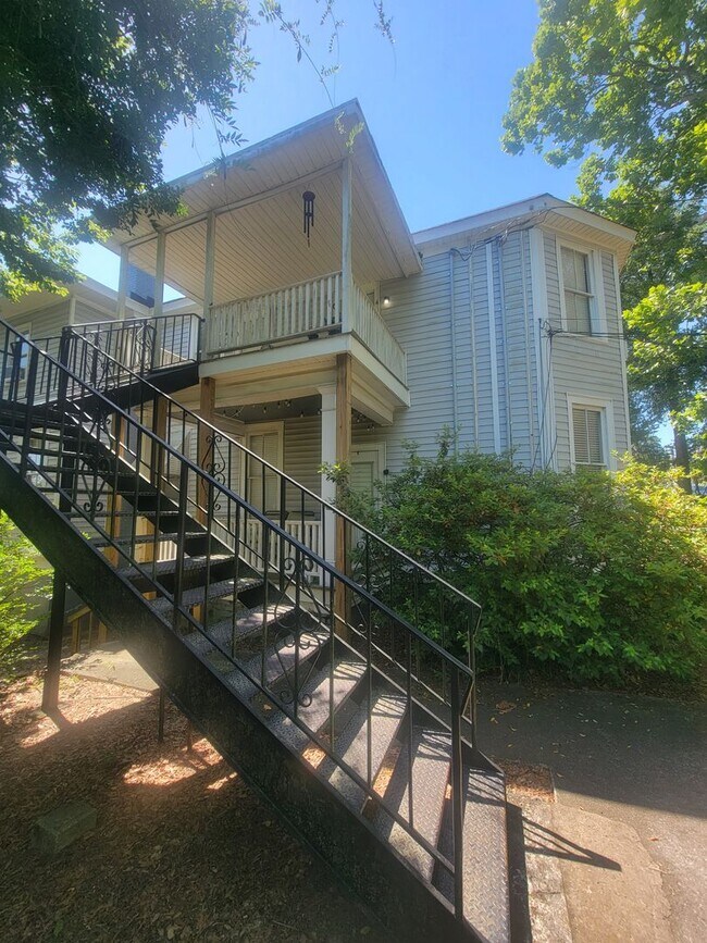 Foto del edificio - 1330 Wingfield St