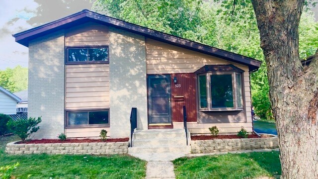 Primary Photo - 323 Mission Ave