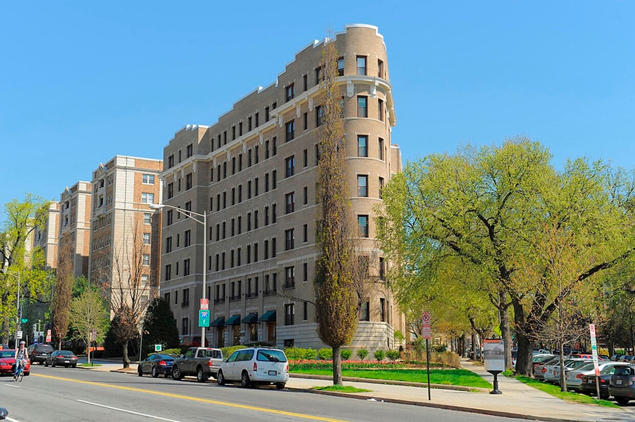Photo - 2001 16th St NW (Washington, DC)