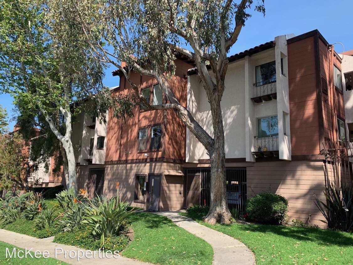 Primary Photo - 2 br, 1 bath House - 2950 Broadway #17