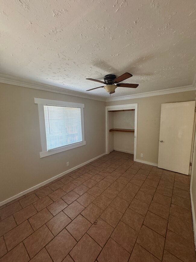 Dormitorio 2 - 197 6th St