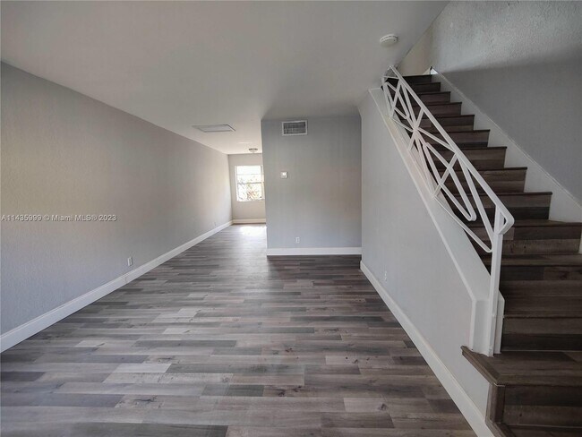 Building Photo - 4719 NW 9th Dr