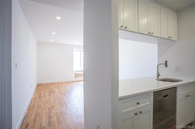 Foto del edificio - 10 Franklin Blvd