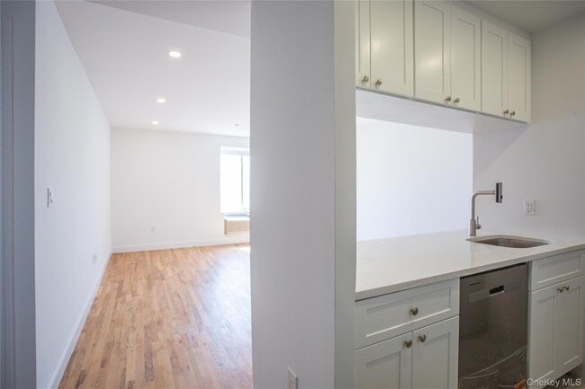 Building Photo - 20 Franklin Blvd