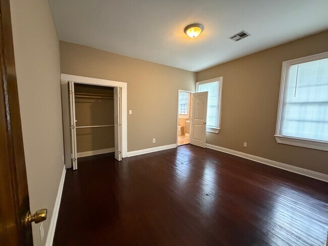 Dormitorio 1 con baño - 1910 Esplanade Ave