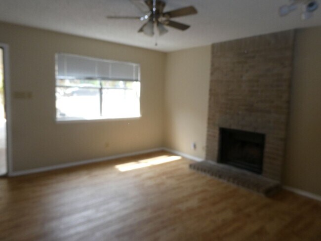 Foto del edificio - Andrews Properties7 (1500 Waterloo Trl)