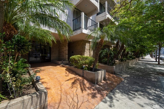 Foto del edificio - 350 Cedar Ave