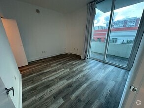 350 NE 24th St