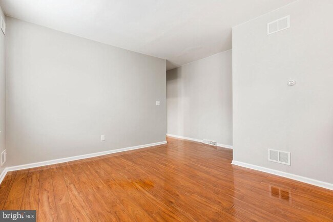 Foto del edificio - 1726 W 8th St