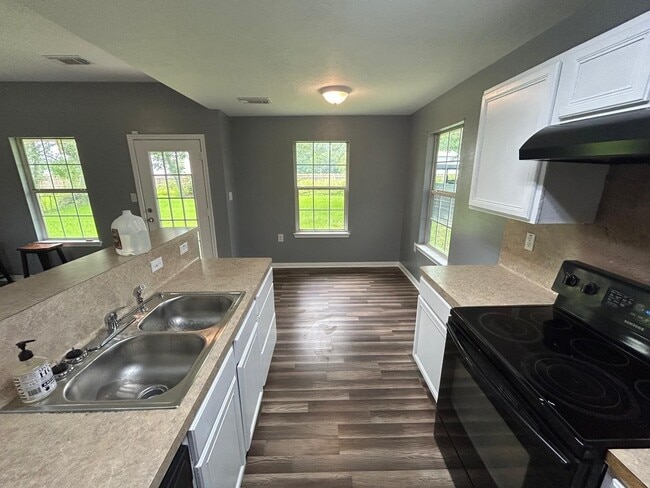 Building Photo - 5878 Chapel Ln