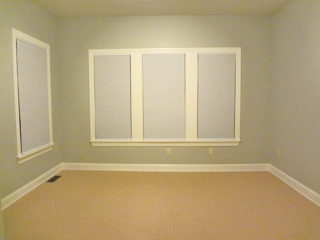 Bedroom or Office - 659 E 3rd St