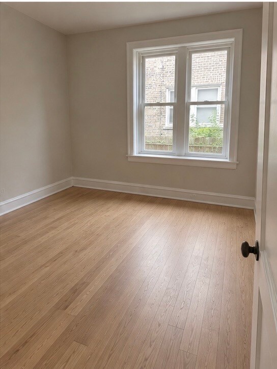 Foto del edificio - 3316 W Balmoral Ave