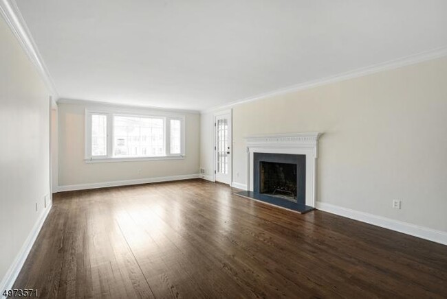 Building Photo - 4 bedroom in Summit NJ 07901