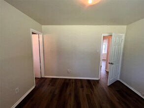 Building Photo - 6415 Heath St