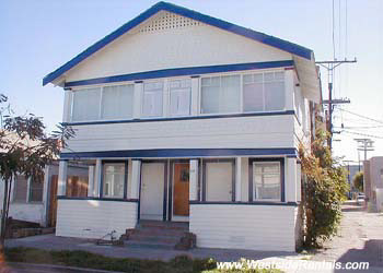 Lower right unit in 4-plex - 210 Horizon Ave