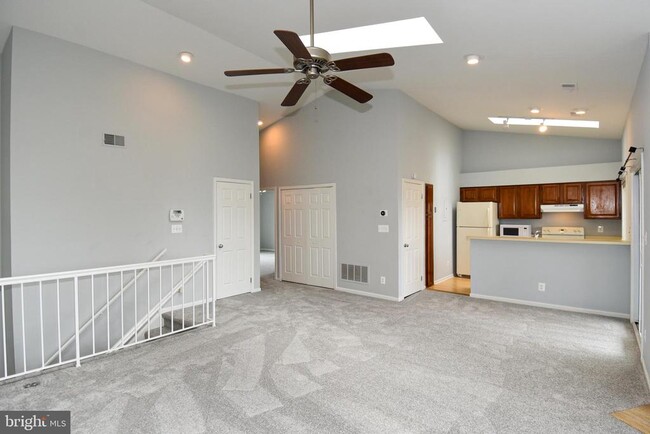 Building Photo - 4056 Grays Pointe Ct