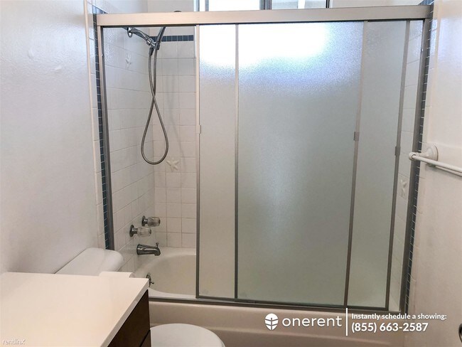 Building Photo - 2 br, 1 bath Condo - 2518 Wanek Rd Unit B -