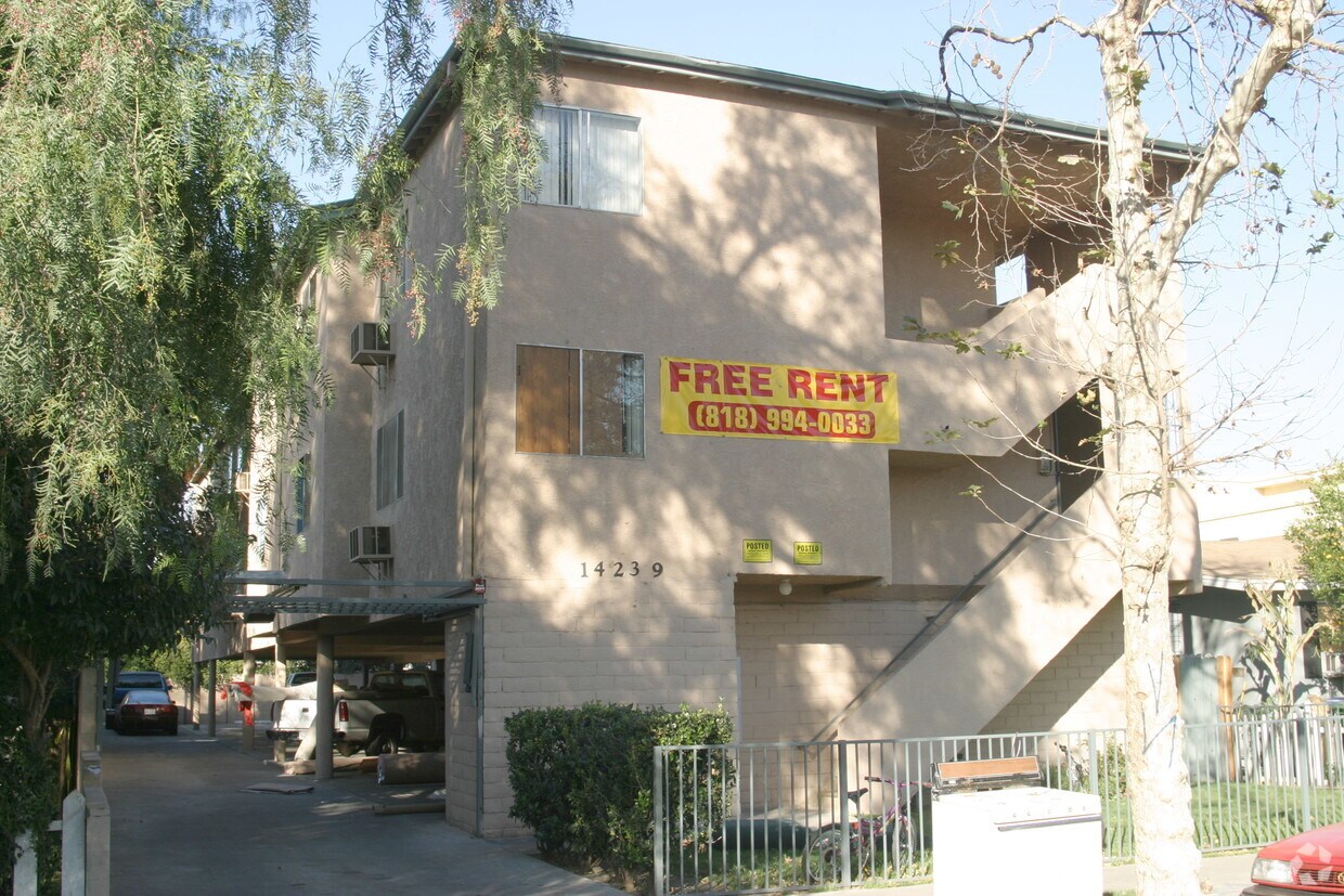 Foto del edificio - 14239 Gilmore St
