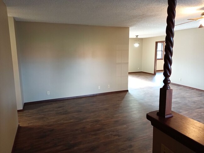 Foto del edificio - 2302 Lakewood Dr