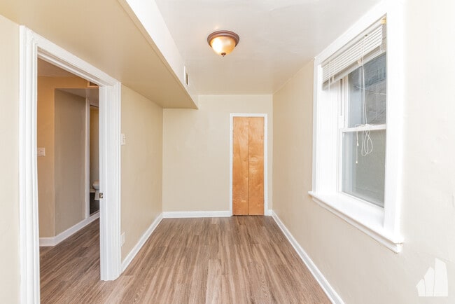Building Photo - 2863 W Mclean Ave