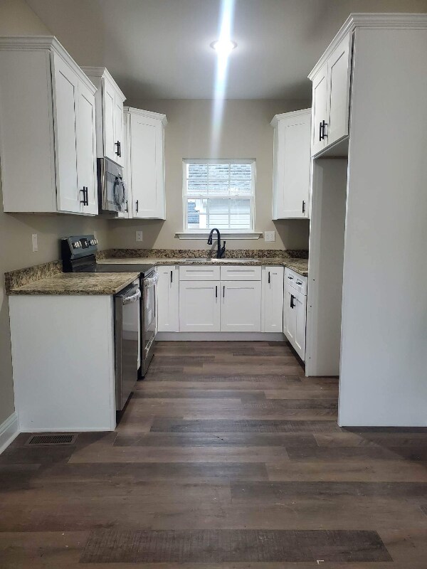 Building Photo - 408 Coahulla Creek Dr