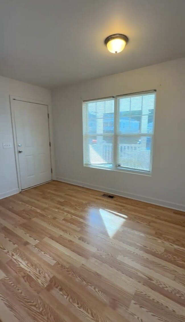 Building Photo - 4967 Trent Hill Dr