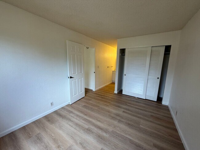 Foto del edificio - Ihona K2 One bedroom, one bathroom, one parking ground level townhouse.