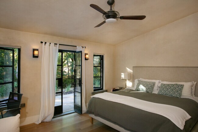 Foto del edificio - 899 Adobe Canyon Rd