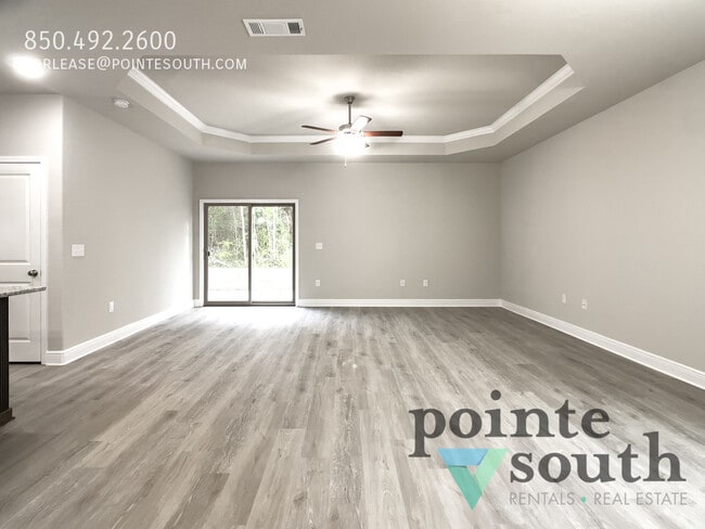 Building Photo - Large with Beautiful Interior