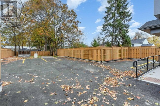 Photo du bâtiment - 274 King St E