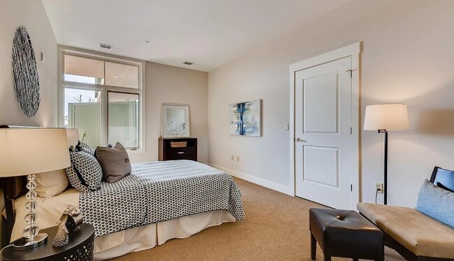 Building Photo - 7220 W Bonfils Pl