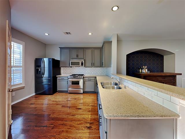 Building Photo - 7416 Coronado Ave