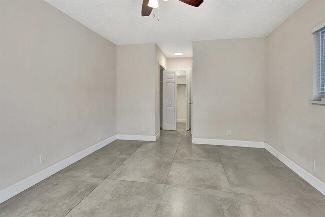 Foto del edificio - 1060 NW 6th Ter