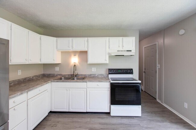 Building Photo - 9410 Meadowlark Dr
