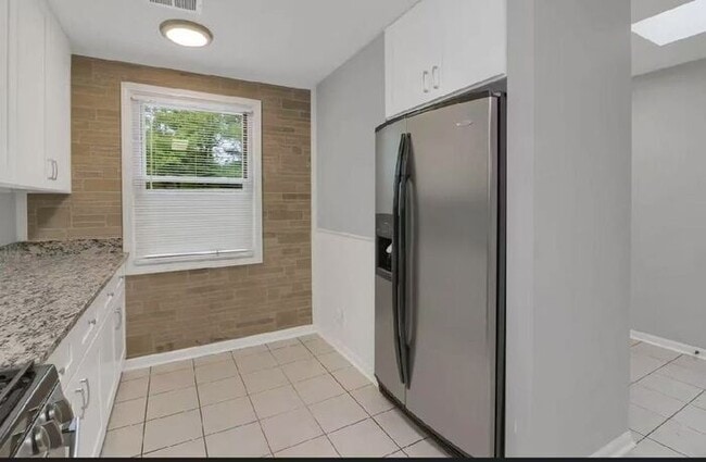 Building Photo - 259 Heathersett Dr SW