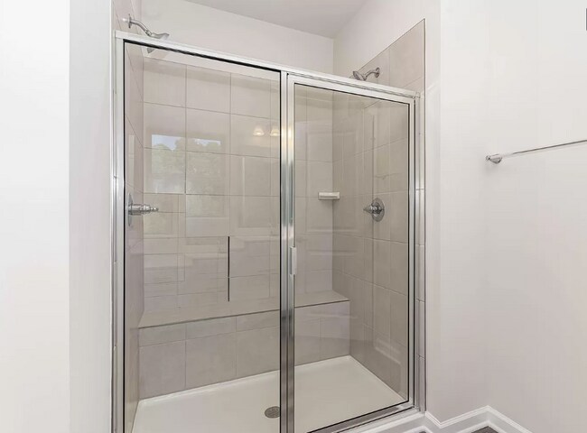 Foto del edificio - 1338 Channing Park Cir