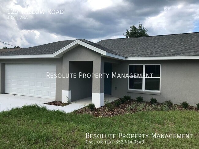 Building Photo - Like New 3/2 Home Located in The Shores