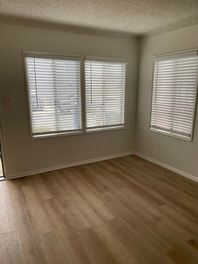 LIving Room - 12417 York Ave