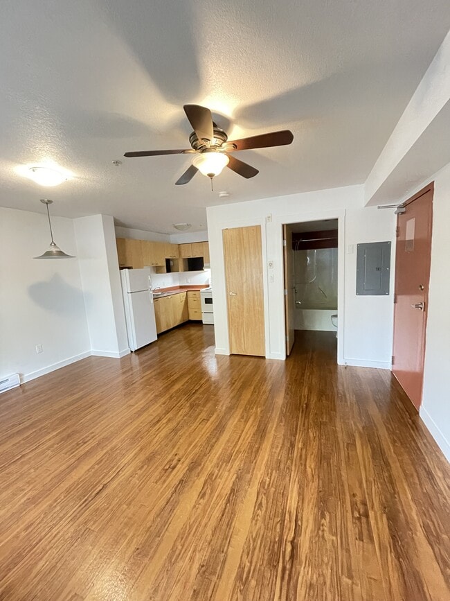 Building Photo - 238-238 Selby St