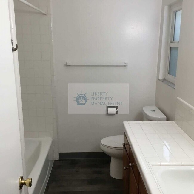 Foto del edificio - 1605 Glenwood Dr